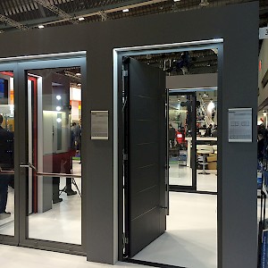 Aruba windows - PONZIO Exhibition Germany - Panel design doors